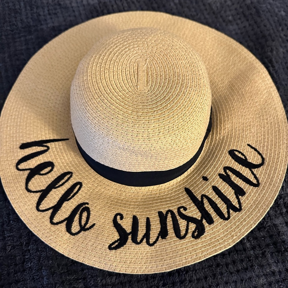 Adorable “Hello Sunshine” Sun Hat